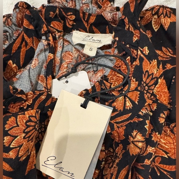 Elan NWT floral print mock neck flutter sleeve black and orange top - Picture 6 of 9